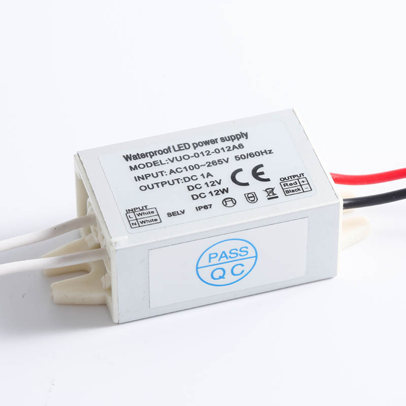 Slim Mini LED Driver Adapter A - Outdoor Power Transformer reseña y precio